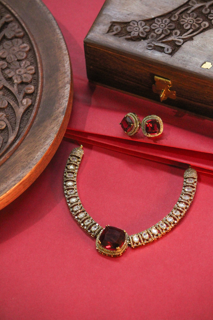 Giant Stone Choker