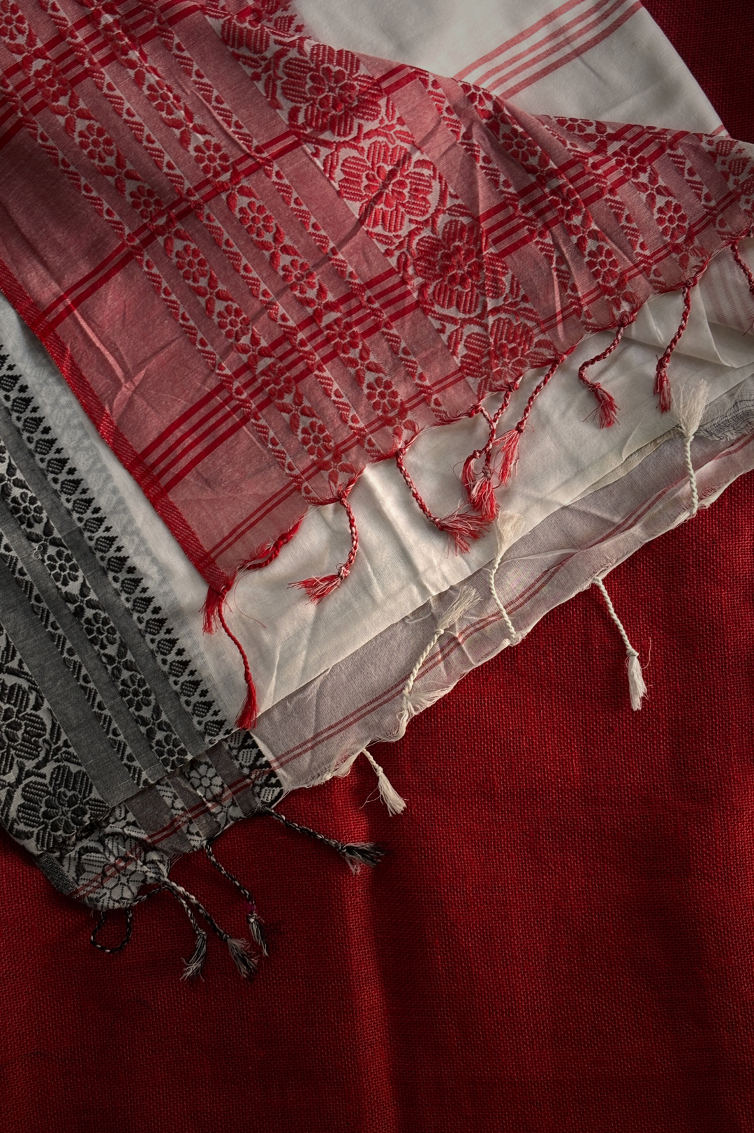 Kadhi Long Border Red & White Saree