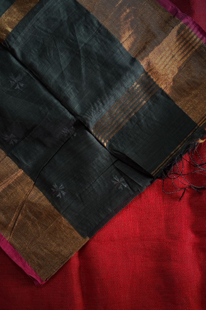 Pavazhamalli Dark Green Saree